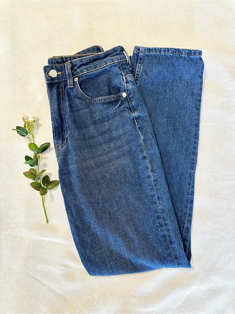 H&M &Denim Vintage Straight High Waist Jeans Dark Wash Size 6